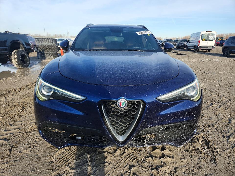 2018 Alfa romeo Stelvio VIN ZASFAKNN6J7B72315 COPART salvage auction — FRONT END, Il - Salvage Certificate, sold $2,900 on 2026-07-08 (photo 5)