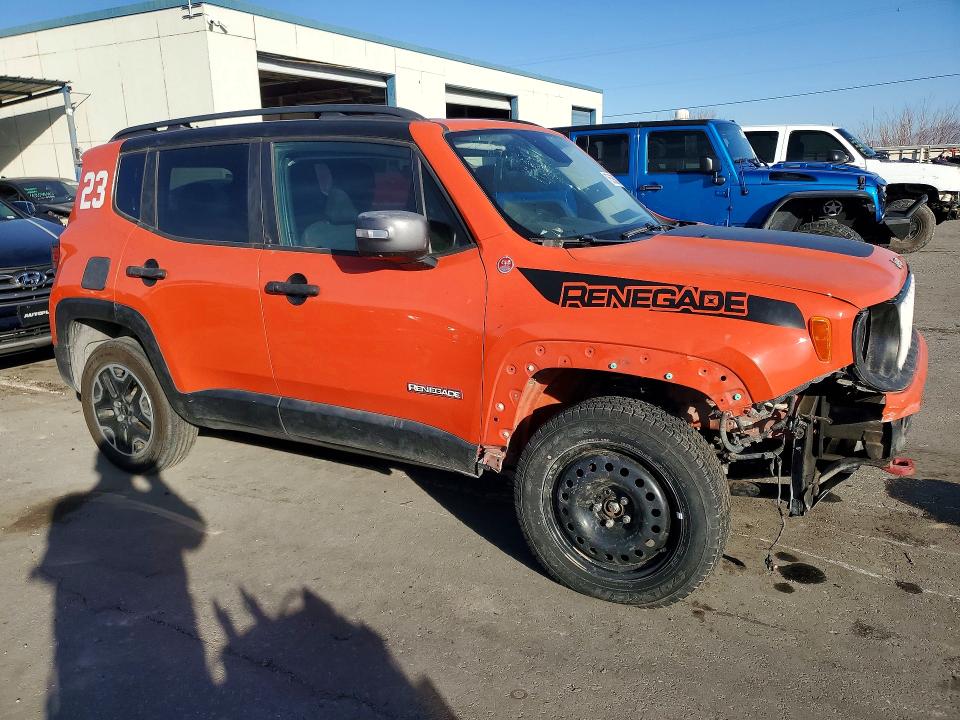 2017 Jeep Renegade VIN ZACCJBCB4HPE76647 COPART salvage auction — FRONT END, Tx - Certificate Of Title, sold $875 on 2026-07-24 (photo 4)