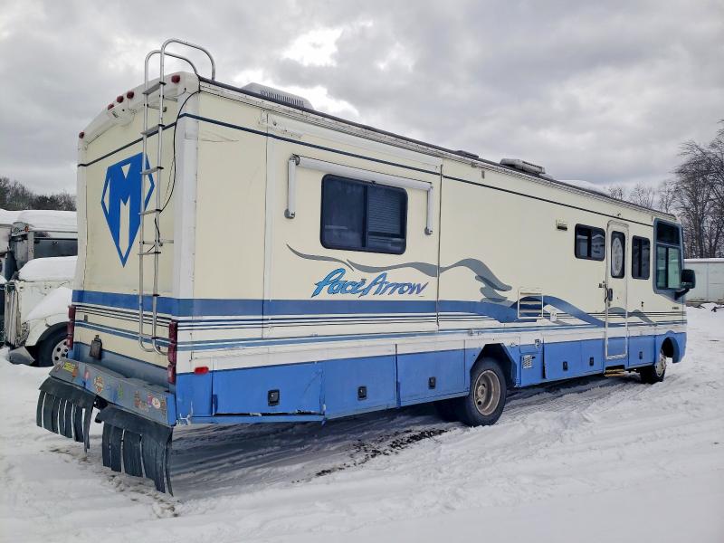 1999 Fleetwood Motor home VIN 3FCNF53S3XJA17527 COPART salvage auction — REAR END, MA - CERT OF TITLE-RECONSTRCTD COLL, sold $1,600 on 2026-07-29 (photo 4)