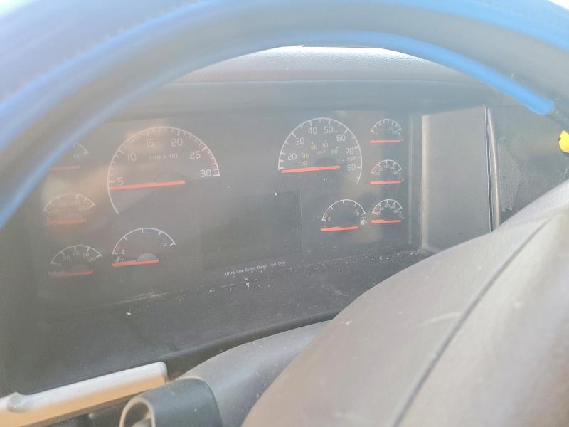 2018 Volv Vn VIN 4V4NC9EH1JN888914 COPART salvage auction — FRONT END, TX - SALVAGE VEHICLE TITLE, sold $2,700 on 2026-07-23 (photo 8)
