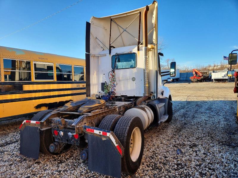 2016 Kenworth All other VIN 1XKYA48X7GJ496593 COPART salvage auction — NORMAL WEAR, IN - CERTIFICATE OF TITLE, sold $7,000 on 2026-07-29 (photo 4)