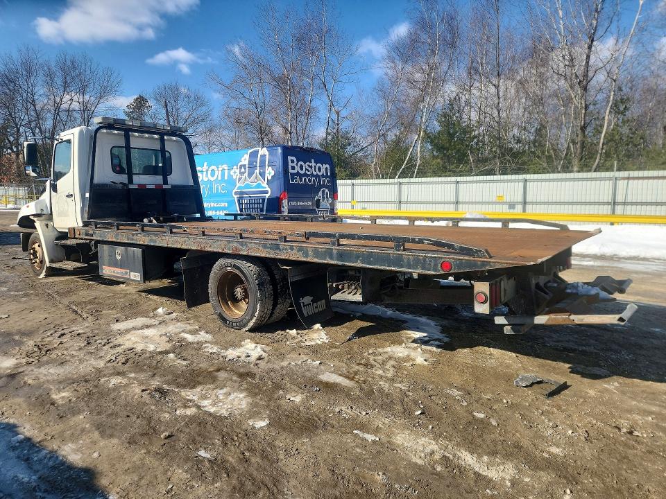 2010 Hino All models VIN 5PVND8JN3A4S50278 COPART salvage auction — VANDALISM, MA - CERTIFICATE OF TITLE, sold $14,700 on 2026-07-29 (photo 2)