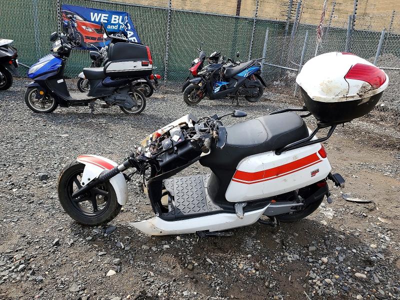 2022 Vespa Generic sc VIN HA6N1T4F5N3000061 COPART salvage auction — ALL OVER, NT, sold $100 on 2026-08-04 (photo 3)