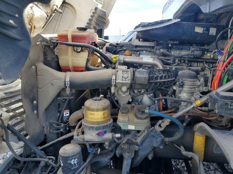 2014 Freightliner All models VIN 1FUBGEDV4ELFW8390 COPART salvage auction — NORMAL WEAR, IN - CERTIFICATE OF TITLE, sold $5,000 on 2026-07-27 (photo 7)