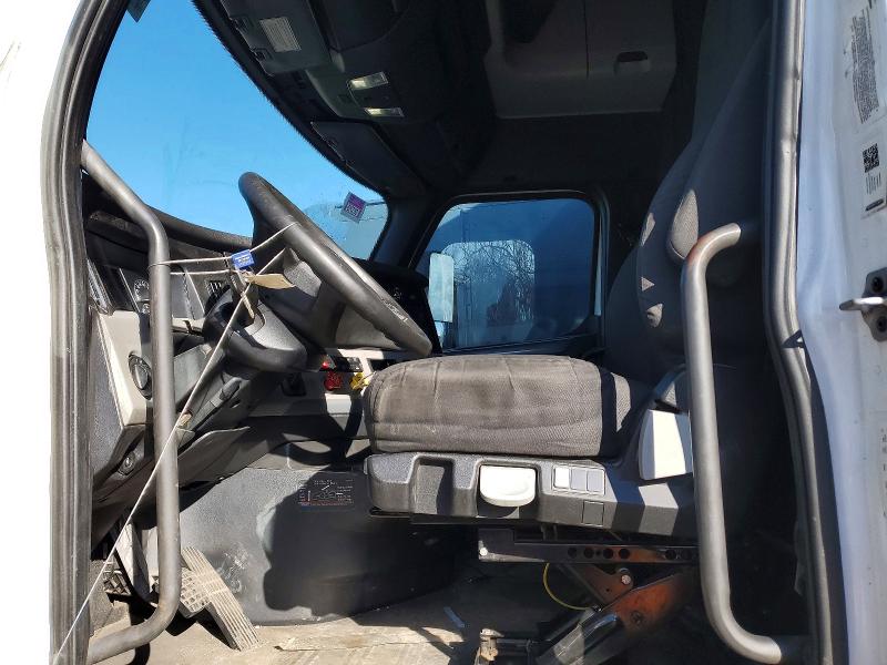 2019 Freigliner All other VIN 3AKJHHDR4KSKB1474 COPART salvage auction — NORMAL WEAR, PA - CERT OF TITLE, sold $27,750 on 2026-07-14 (photo 5)