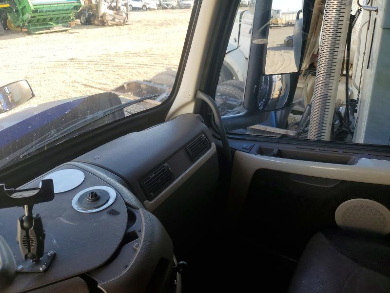 2018 Volv Vn VIN 4V4NC9EH1JN888914 COPART salvage auction — FRONT END, TX - SALVAGE VEHICLE TITLE, sold $2,700 on 2026-07-23 (photo 5)