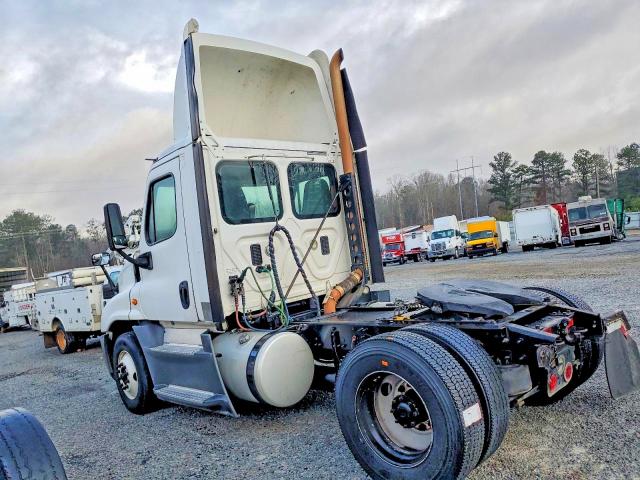 2016 Freightliner All other VIN 1FUBGEDV6GLHC5822 COPART salvage auction — MINOR DENT/SCRATCHES, IN - CERTIFICATE OF TITLE, sold $5,000 on 2026-07-29 (photo 9)