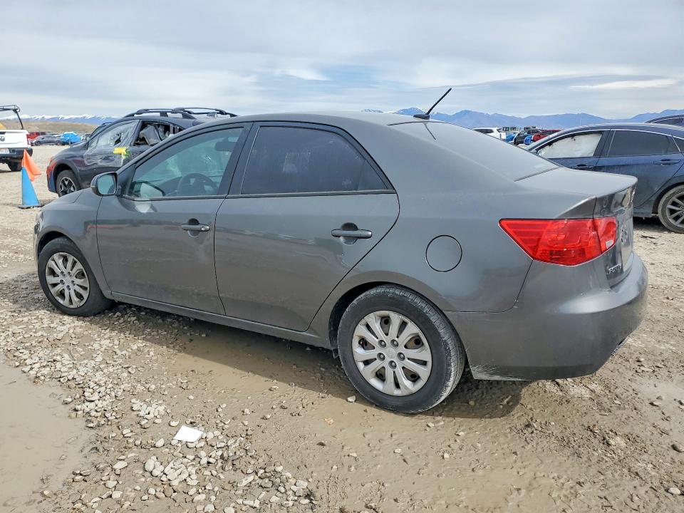 2013 Kia Forte VIN KNAFU4A22D5728432 COPART salvage auction — MECHANICAL, Ut - Certificate Of Title, sold $500 on 2026-07-28 (photo 2)