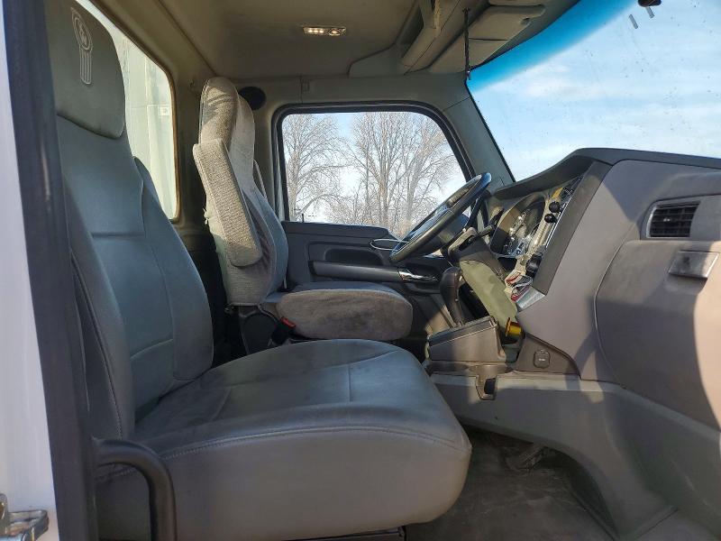 2016 Kenworth All models VIN 1XKYA48X7GJ496335 COPART salvage auction — MINOR DENT/SCRATCHES, CT, sold $6,100 on 2026-07-08 (photo 5)