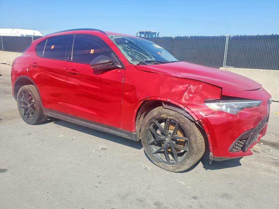 2021 Alfa romeo Stelvio VIN ZASPAJAN3M7C98236 COPART salvage auction — FRONT END, Fl - Certificate Of Destruction, sold $4,650 on 2026-07-30 (photo 4)