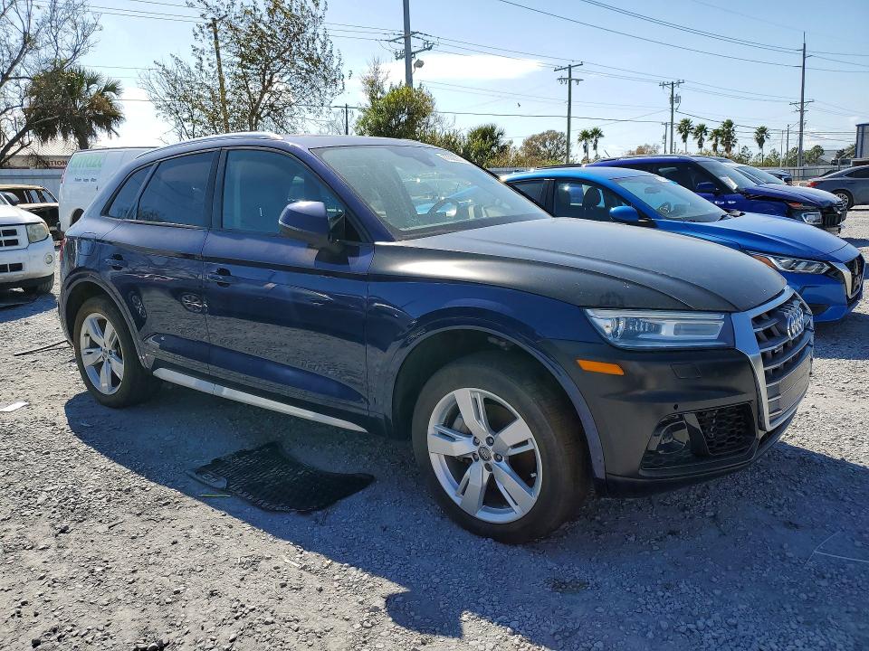 2018 Audi Q5 VIN WA1ANAFY5J2001458 COPART salvage auction — WATER/FLOOD, Fl - Certificate Of Title, sold $5,475 on 2026-07-27 (photo 4)