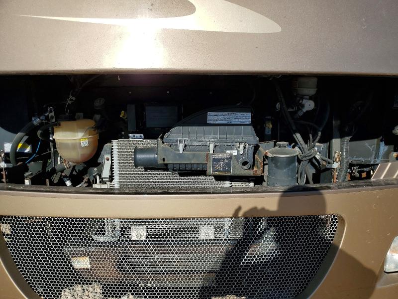 2013 Winn Motorhome VIN 1F65F5DYXD0A00615 COPART salvage auction — NORMAL WEAR, TX - CERTIFICATE OF TITLE, sold $28,500 on 2026-07-27 (photo 7)