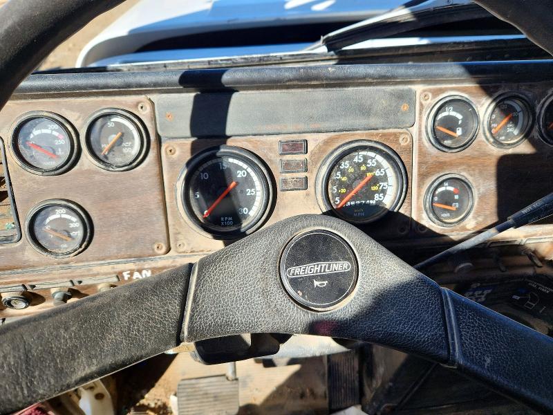 1995 Freightliner All other VIN 1FUYDMCB5SH564946 COPART salvage auction — SIDE, KS - CERT OF TITLE-SALVAGE, sold $1,100 on 2026-07-09 (photo 8)