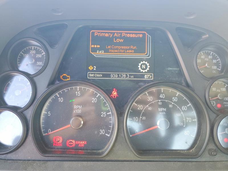 2017 Peterbilt All models VIN 1XPBA48X3HD428839 COPART salvage auction — MINOR DENT/SCRATCHES, IN - CERTIFICATE OF TITLE, sold $5,000 on 2026-07-07 (photo 8)