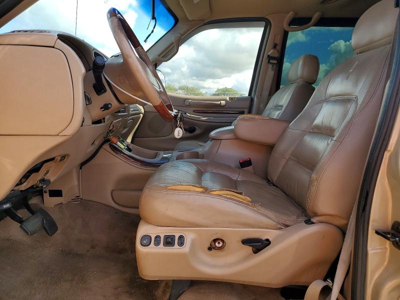 1999 Lincoln townhouse Navigator VIN 5LMPU28A1XLJ27269 COPART salvage auction — FRONT END, WA - DIS/DLR/EXP ONLY CLEAN TITLE, sold $350 on 2026-07-29 (photo 7)