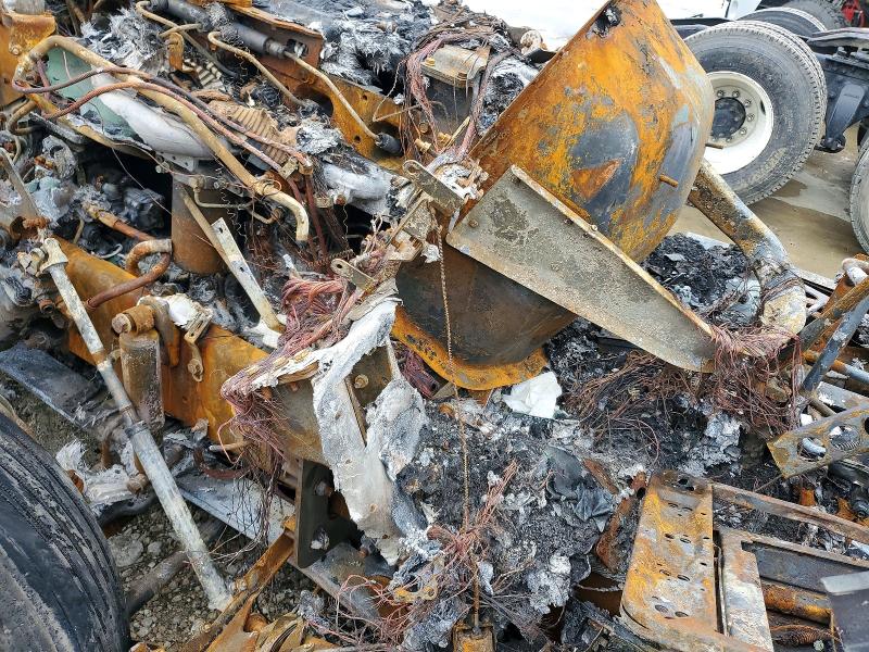 2013 Freightliner All other VIN 1FUJGEBG0DLFB8127 COPART salvage auction — BURN, NC - DEALER ONLY SALVAGE TITLE, sold $250 on 2026-07-08 (photo 8)
