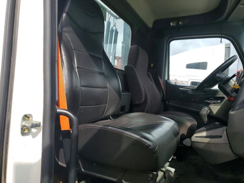 2017 Peterbilt All models VIN 1XPBA48X3HD428839 COPART salvage auction — MINOR DENT/SCRATCHES, IN - CERTIFICATE OF TITLE, sold $5,000 on 2026-07-07 (photo 6)