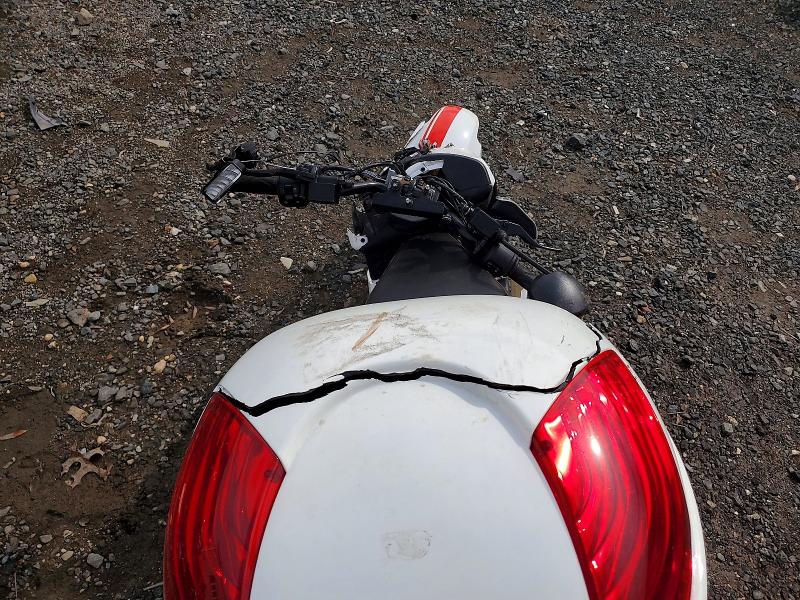 2022 Vespa Generic sc VIN HA6N1T4F5N3000061 COPART salvage auction — ALL OVER, NT, sold $100 on 2026-08-04 (photo 6)