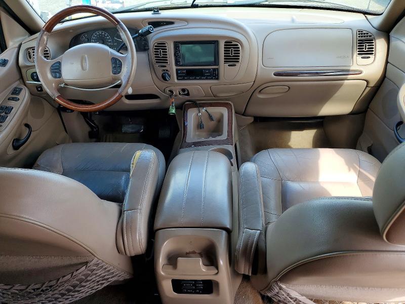 1999 Lincoln townhouse Navigator VIN 5LMPU28A1XLJ27269 COPART salvage auction — FRONT END, WA - DIS/DLR/EXP ONLY CLEAN TITLE, sold $350 on 2026-07-29 (photo 8)