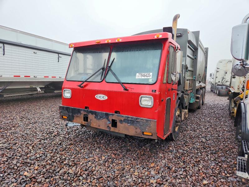 2006 Crane carrier All other VIN 1CYCCR58X6T047422 COPART salvage auction — MINOR DENT/SCRATCHES, IN - CERTIFICATE OF TITLE, sold $14,900 on 2026-07-21 (photo 2)