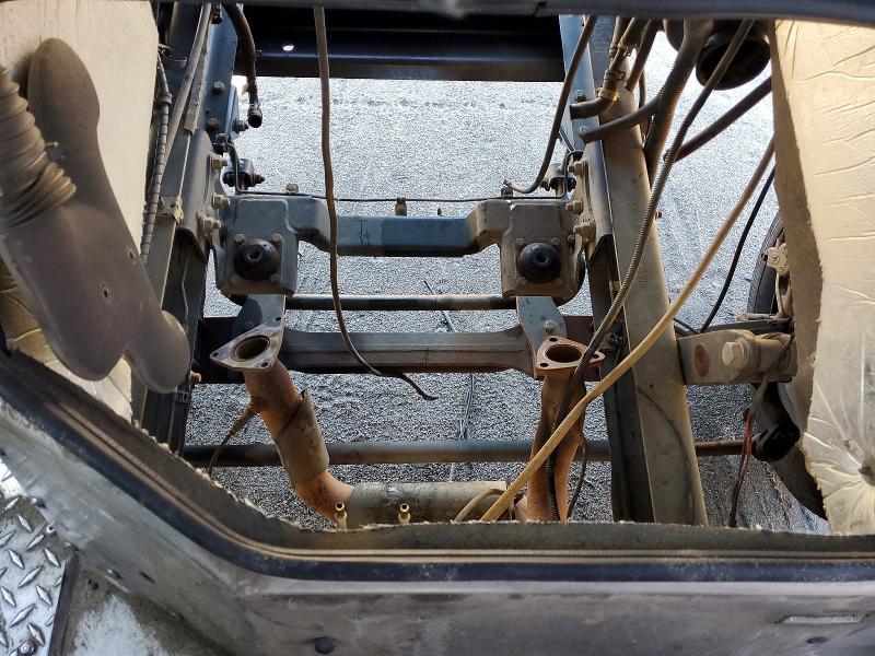 2016 Freigliner Mt45 chass VIN 4UZAC2DV7GCHP5965 COPART salvage auction — NORMAL WEAR, SC - CERTIFICATE OF TITLE, sold $1,600 on 2026-07-31 (photo 7)