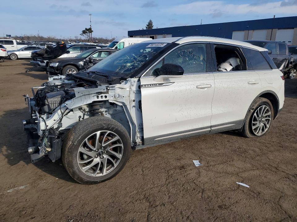 2022 Lincoln townhouse Corsair VIN 5LMCJ1D94NUL01078 COPART salvage auction — STRIPPED, IN - CERTIFICATE OF TITLE, sold $7,850 on 2026-07-27 (photo 1)
