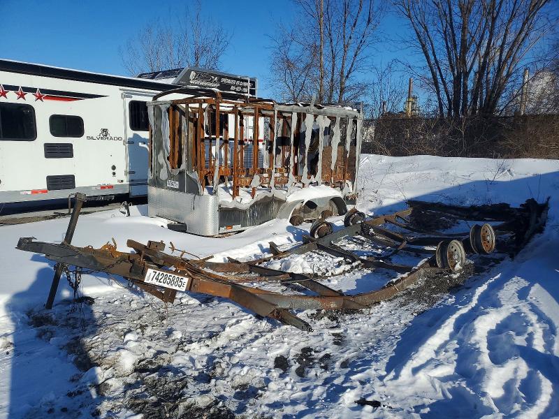 2000 Other All other VIN 1S422J119Y3008394 COPART salvage auction — BURN, QC - IRRECUPERABLE, sold $150 on 2026-08-11 (photo 2)
