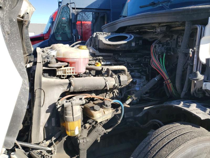 2019 Freigliner All other VIN 3AKJHHDR4KSKB1474 COPART salvage auction — NORMAL WEAR, PA - CERT OF TITLE, sold $27,750 on 2026-07-14 (photo 9)