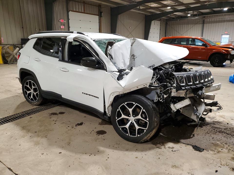 2024 Jeep Compass VIN 3C4NJDBN3RT598863 COPART salvage auction — FRONT END, Fl - Certificate Of Destruction, sold $3,250 on 2026-09-09 (photo 4)