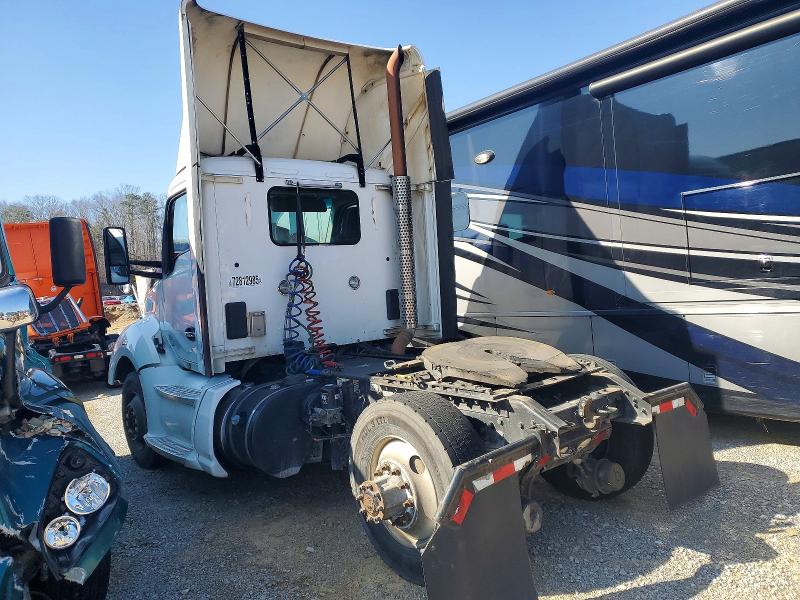 2015 Kenworth All models VIN 1XKYA48X8FJ403496 COPART salvage auction — MECHANICAL, CT, sold $5,000 on 2026-08-25 (photo 3)