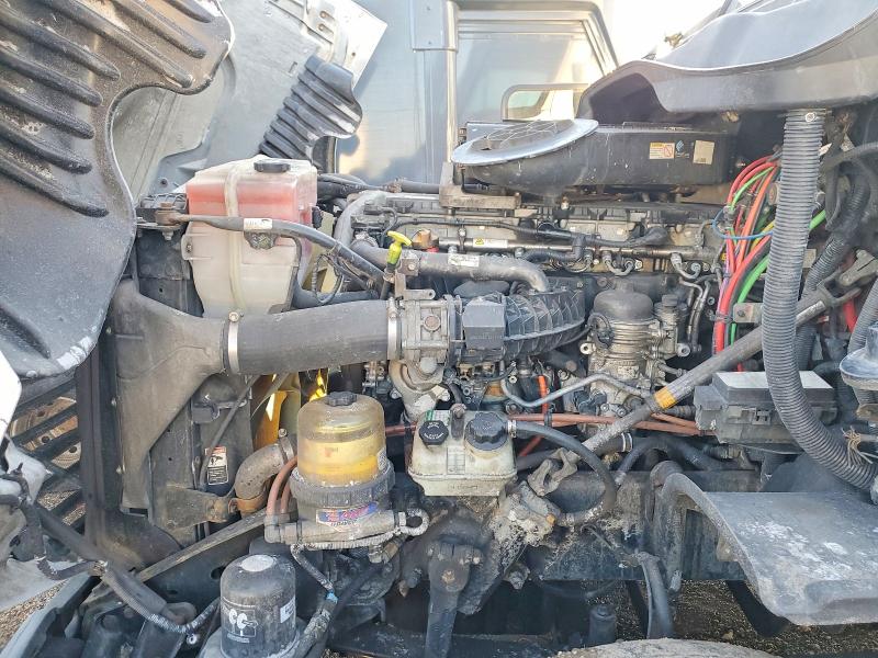 2016 Freightliner All other VIN 1FUBGEDV8GLHC5773 COPART salvage auction — NORMAL WEAR, IN - CERTIFICATE OF TITLE, sold $10,000 on 2026-07-28 (photo 9)