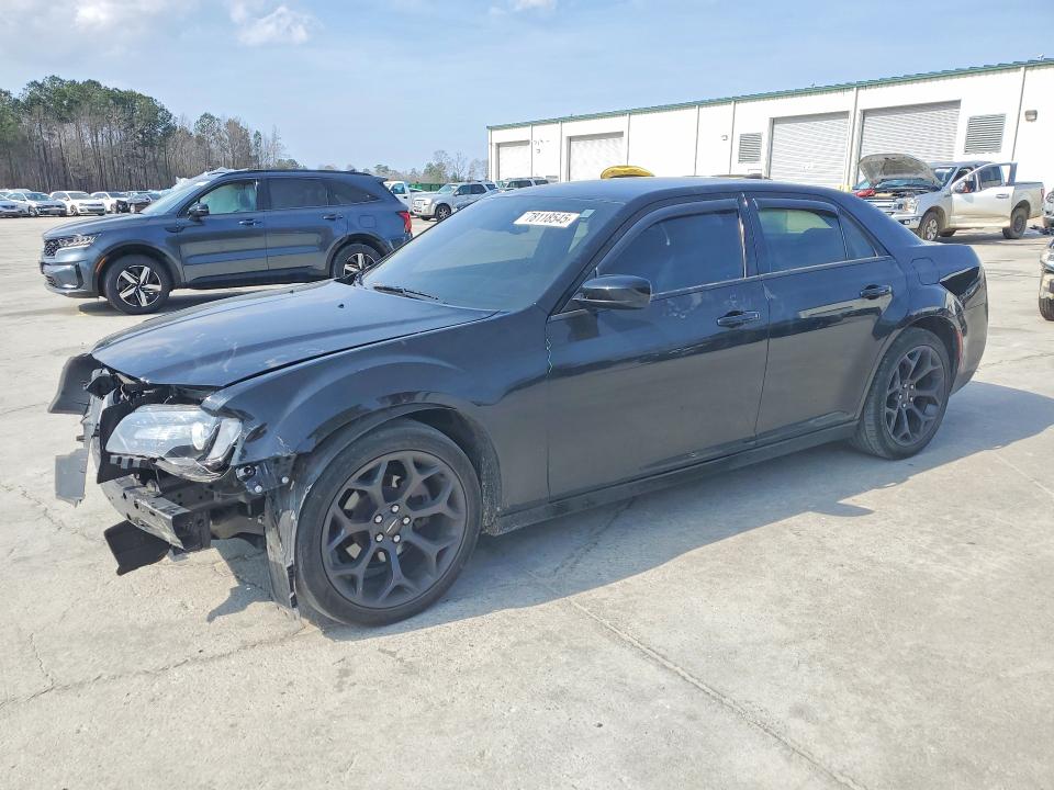 2019 Chrysler 300 VIN 2C3CCAAG9KH610522 — COPART salvage auction photo