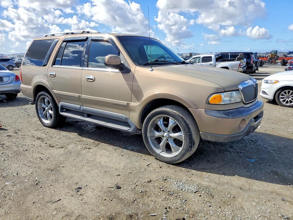 1999 Lincoln townhouse Navigator VIN 5LMPU28A1XLJ27269 COPART salvage auction — FRONT END, WA - DIS/DLR/EXP ONLY CLEAN TITLE, sold $350 on 2026-07-29 (photo 4)
