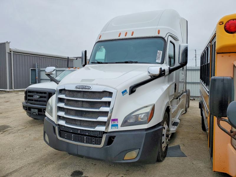 2019 Freigliner All other VIN 3AKJHHDR6KSKF5928 COPART salvage auction — NORMAL WEAR, PA - CERT OF TITLE, sold $24,500 on 2026-07-28 (photo 2)