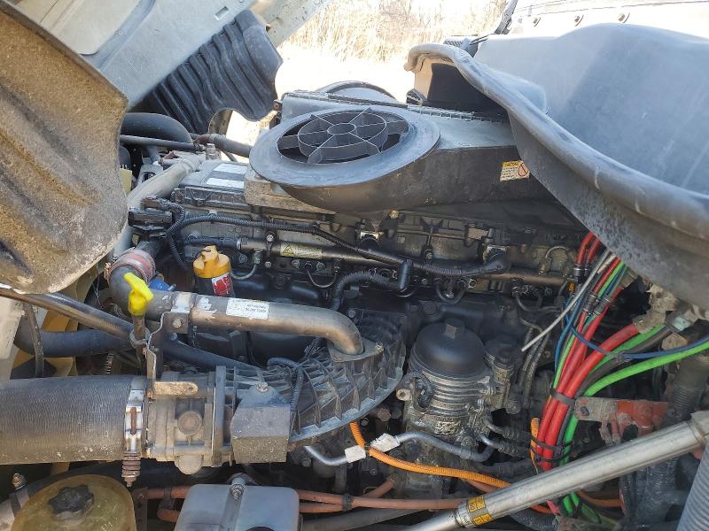 2016 Freightliner All other VIN 1FUBGEDVXGLHC5676 COPART salvage auction — MINOR DENT/SCRATCHES, IN - CERTIFICATE OF TITLE, sold $4,500 on 2026-07-29 (photo 7)