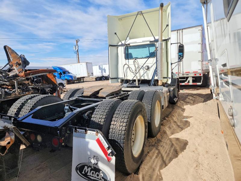 2014 Mack Cxu613 VIN 1M1AW02Y4EM041012 COPART salvage auction — NORMAL WEAR, NM - CERTIFICATE OF TITLE, sold $5,000 on 2026-07-30 (photo 4)
