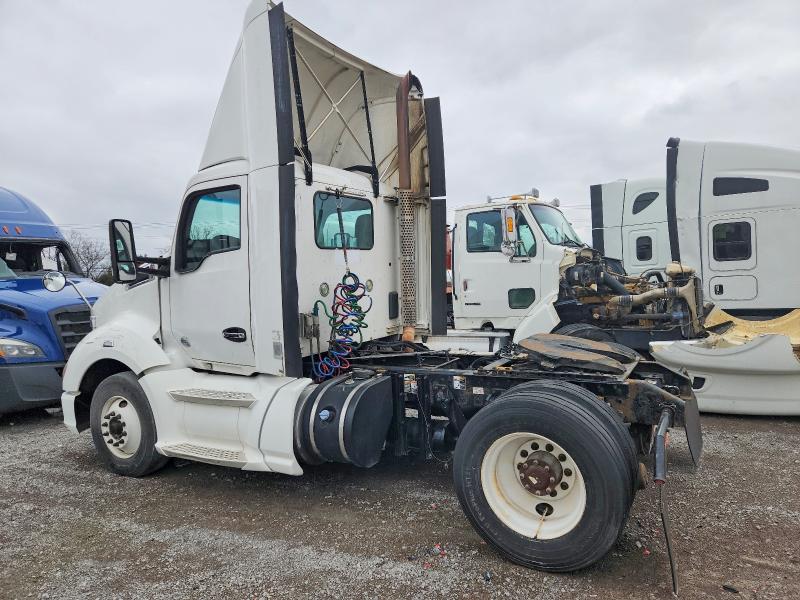 2014 Kenworth All models VIN 1XKYA48X9EJ403201 COPART salvage auction — FRONT END, IN - CERTIFICATE OF TITLE, sold $9,000 on 2026-07-06 (photo 3)