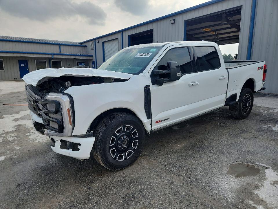 2025 Ford F-250 super duty VIN 1FT8W2BM1SEC05359 COPART salvage auction — Front End, FL - CERT OF TITLE SLVG REBUILDABLE, sold $28,500 on 2026-04-06 (photo 1)