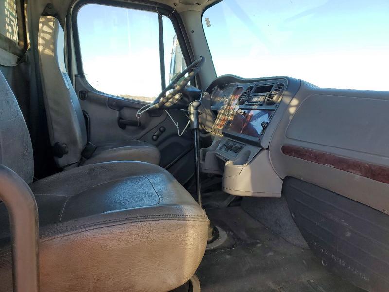 2012 Freightliner M2 VIN 1FVHCYBS0CHBR3691 COPART salvage auction — MINOR DENT/SCRATCHES, CT, sold $10,300 on 2026-07-14 (photo 5)