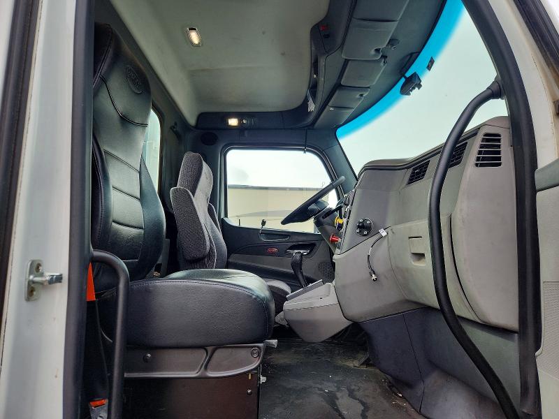 2016 Peterbilt All models VIN 1XPBA48X6GD339474 COPART salvage auction — MINOR DENT/SCRATCHES, IN - CERTIFICATE OF TITLE, sold $5,500 on 2026-07-09 (photo 5)