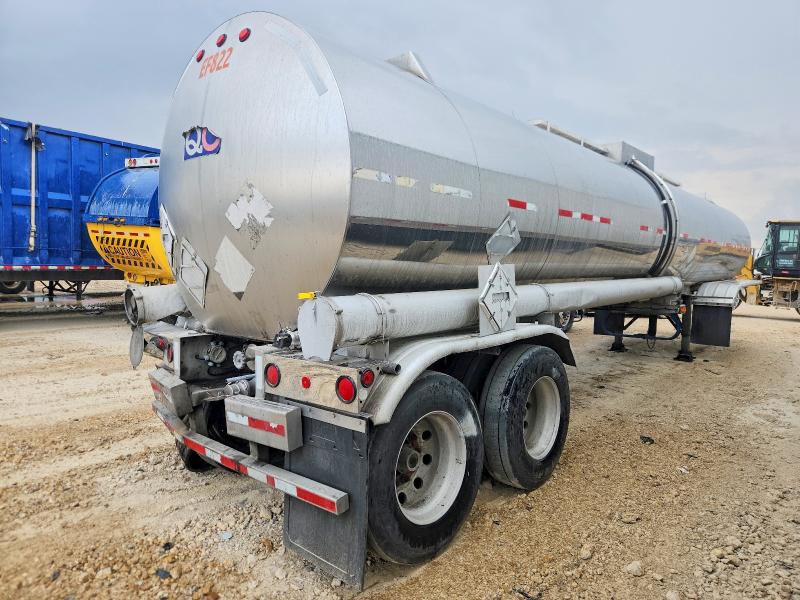 2001 Walker Trailer VIN 5WSAC42201N034066 COPART salvage auction — REAR END, SV, sold $1,100 on 2026-07-23 (photo 4)