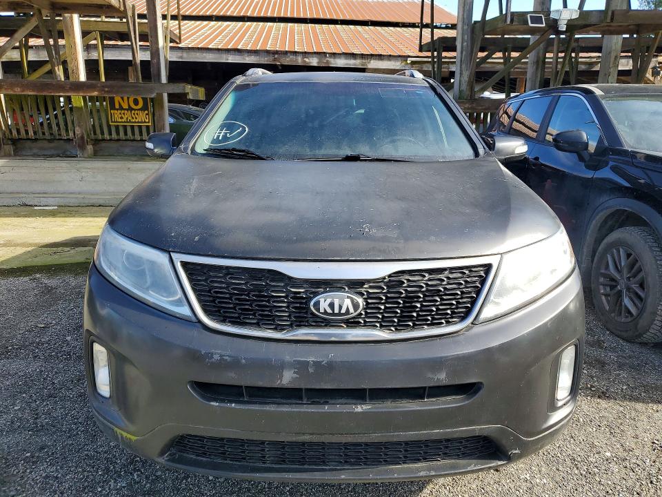 2014 Kia Sorento VIN 5XYKTCA65EG424604 COPART salvage auction — MINOR DENT/SCRATCHES, Ab - Bos - Active, sold $550 on 2026-07-28 (photo 5)