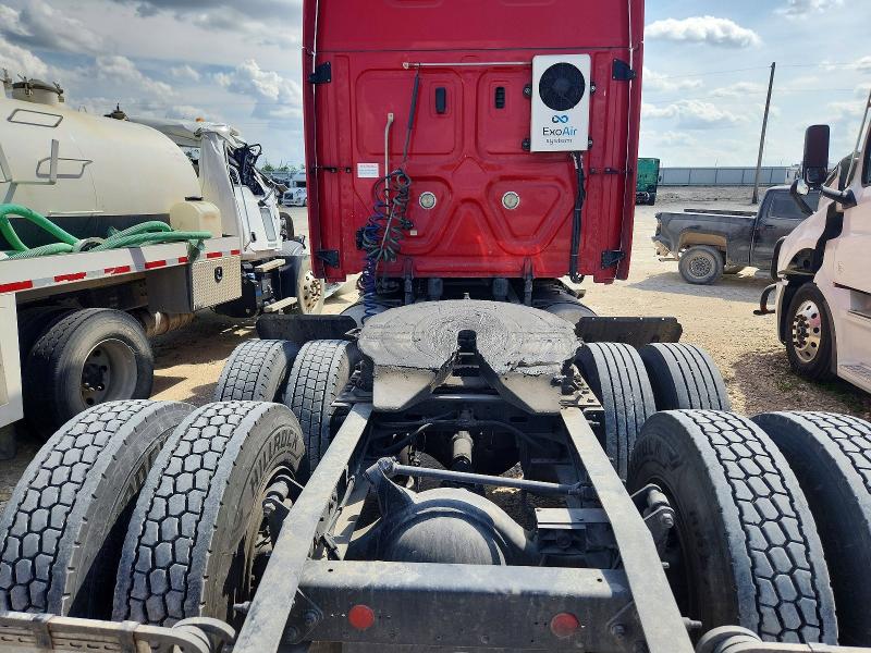 2018 Freigliner VIN 3AKJGLDR4JSJK2514 COPART salvage auction — NORMAL WEAR, TX - CERTIFICATE OF TITLE, sold $4,350 on 2026-07-14 (photo 6)