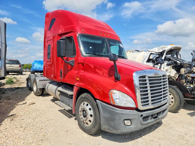 2018 Freigliner VIN 3AKJGLDR4JSJK2514 COPART salvage auction — NORMAL WEAR, TX - CERTIFICATE OF TITLE, sold $4,350 on 2026-07-14 (photo 1)