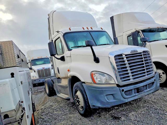 2016 Freightliner All other VIN 1FUBGEDV3GLHC5616 COPART salvage auction — MINOR DENT/SCRATCHES, IN - CERTIFICATE OF TITLE, sold $5,000 on 2026-07-29 (photo 9)