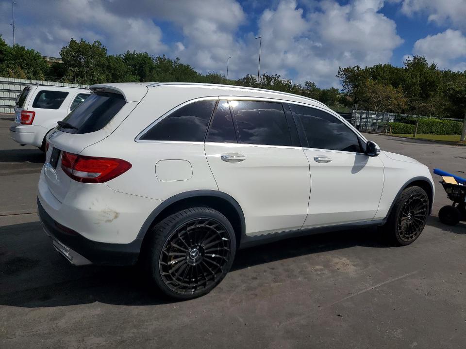 2018 Mercedes-benz Glc class VIN WDC0G4JB2JV037391 COPART salvage auction — NORMAL WEAR, Fl - Certificate Of Title, sold $8,600 on 2026-07-28 (photo 3)