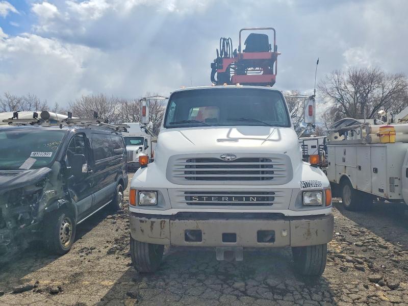 2009 Sterling truck All other VIN 2FZHCHBSX9AAK1632 COPART salvage auction — NORMAL WEAR, MI - DEALER ONLY CLEAN TITLE, sold $28,250 on 2026-07-28 (photo 9)
