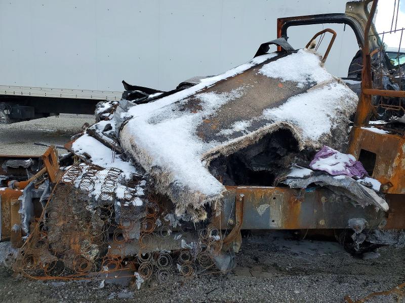 2026 Ptrb Heavy duty VIN 1XPBD49X5TD814371 COPART salvage auction — BURN, IN - BILL OF SALE - PARTS ONLY, sold $2,650 on 2026-07-06 (photo 6)