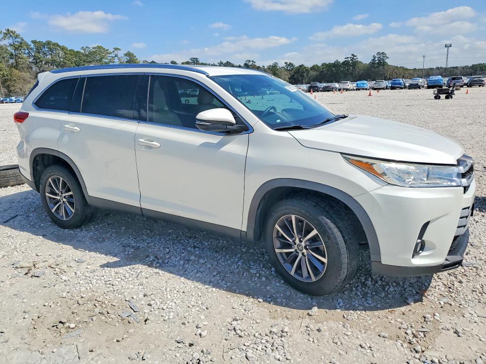 2019 Toyota Highlander VIN 5TDKZRFHXKS558065 COPART salvage auction — FRONT END, Tx - Certificate Of Title, sold $500 on 2026-07-28 (photo 4)