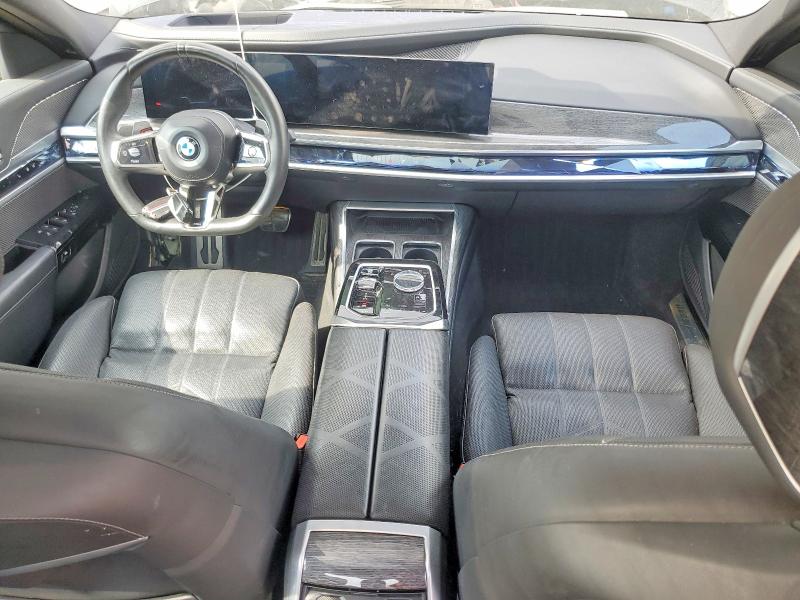 2023 BMW 7 series VIN WBA23EH00PCM21708 COPART salvage auction — Water/Flood, TX - SALVAGE TITLE-FLOOD DAMAGE, sold $36,500 on 2026-05-07 (photo 8)